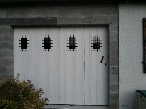 bricoler un faux hublot|Changer les hublots d'une porte de garage .